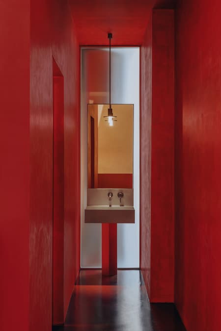 On Site, On Track: A Café in Motion